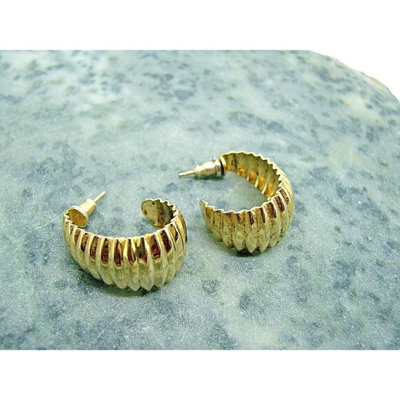 Lot of 3 Hoop and Semi Hoop Gold Tone Pierced Earrings 1" Minimalist - Picture 4 of 12